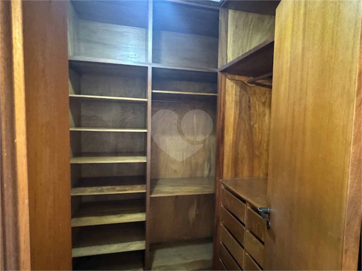 Cobertura à venda ou para alugar com 5 quartos, sendo 4 suítes, em Santo Amaro, São Paulo, SP