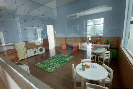 Casa à venda ou para alugar com 4 quartos, sendo 3 suítes, no condomínio Figueira Garden, Atibaia - SP