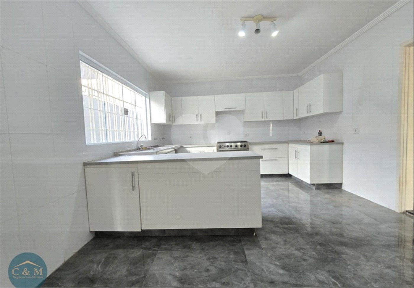 Casa à venda com 3 quartos, sendo 1 suíte, em Tremembé, São Paulo, SP