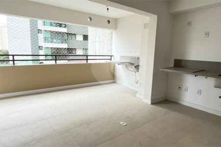 Apartamento à venda com 3 quartos, sendo 1 suíte, em Mirandópolis, São Paulo, SP