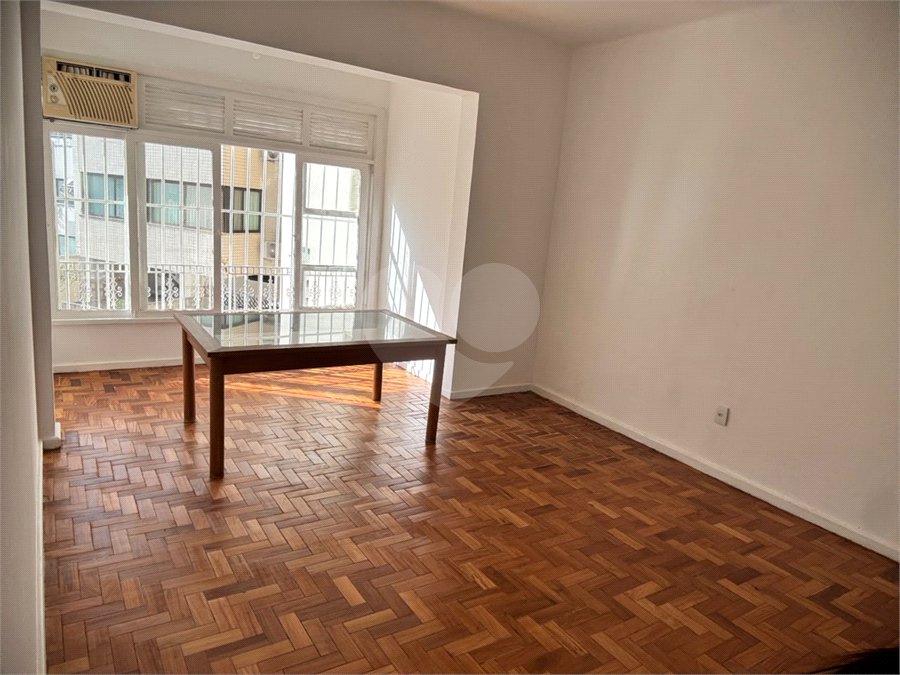 Apartamento à venda com 2 quartos, sendo 1 suíte, em Lagoa, Rio de Janeiro, RJ