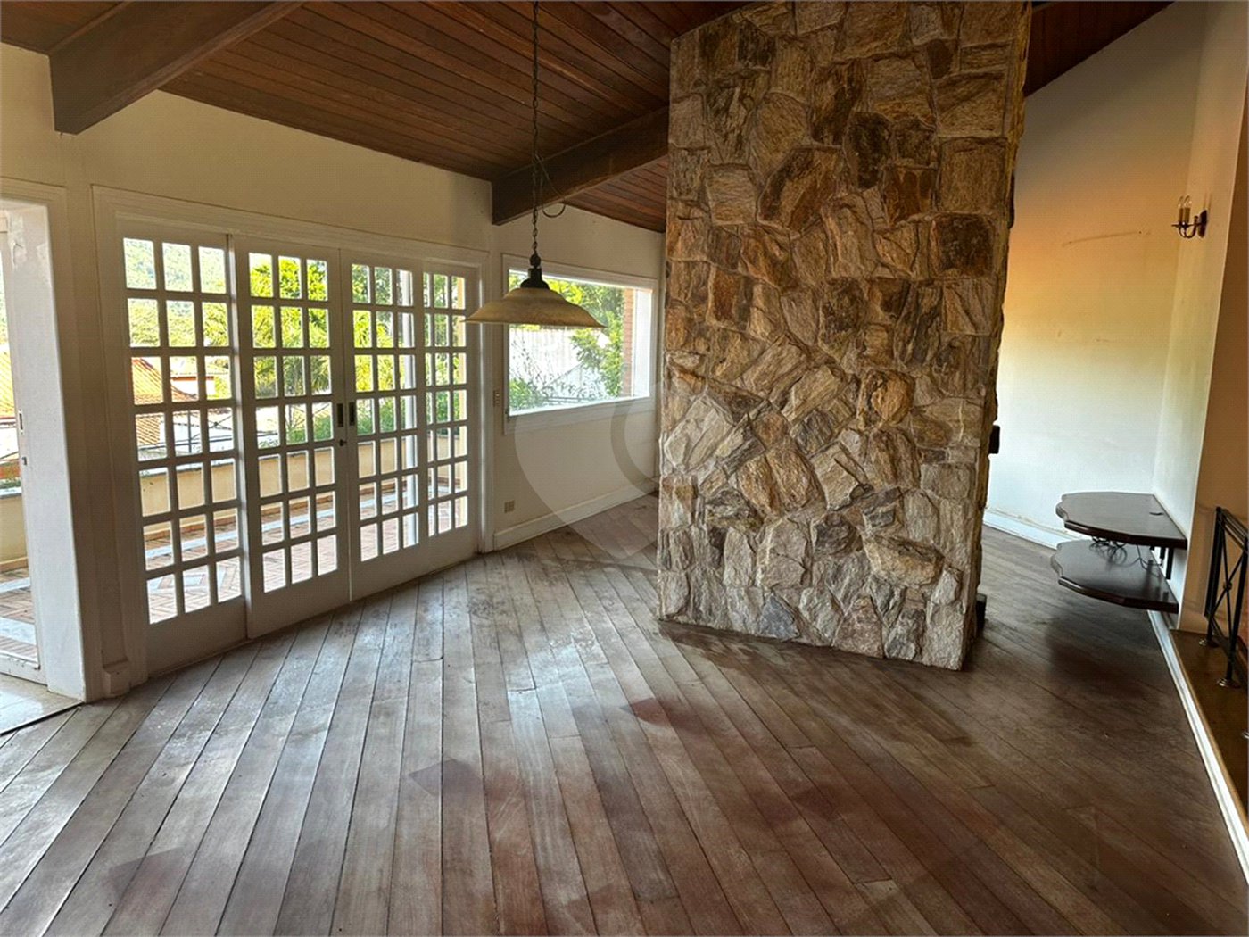 Casa à venda com 4 suítes em Vila Petrópolis, Atibaia, SP