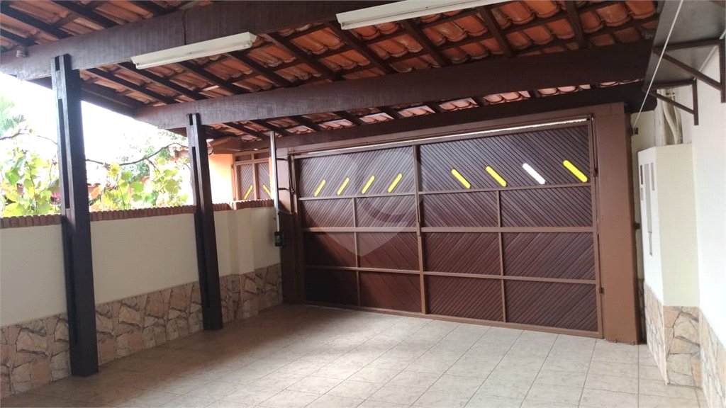 Casa à venda ou para alugar com 2 quartos, sendo 1 suíte, em Jardim do Lago, Atibaia, SP