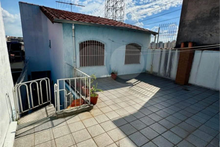 Sobrado à venda com 4 quartos, sendo 1 suíte,  em Vila Cleonice, São Paulo, SP