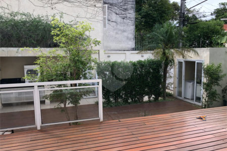 Sobrado à venda com 4 quartos, sendo 1 suíte, em Jardim Novo Mundo, São Paulo, SP