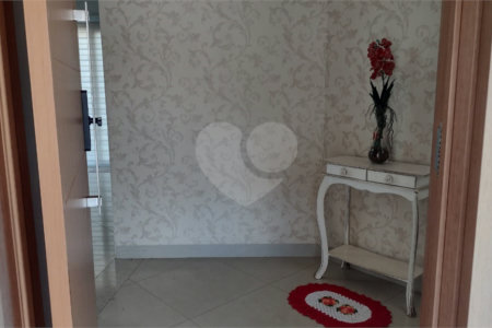 Casa à venda com 3 quartos, sendo 1 suíte, no condomínio Residencial Bouganville, Araraquara - SP