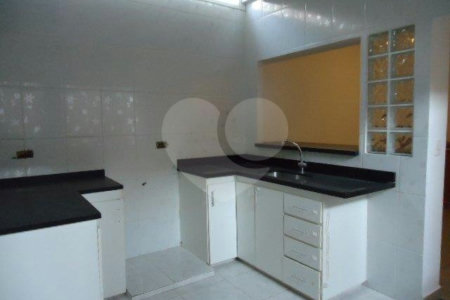 Sobrado à venda com 3 quartos, sendo 1 suíte, em Jardim Aeroporto, São Paulo, SP