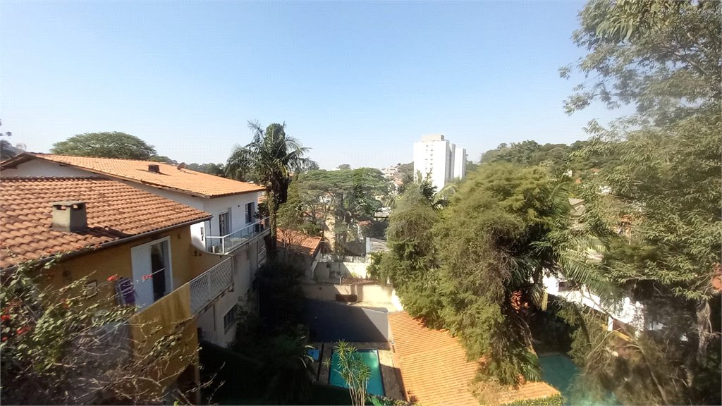 Sobrado à venda com 4 quartos, sendo 2 suítes, em Tremembé, São Paulo, SP