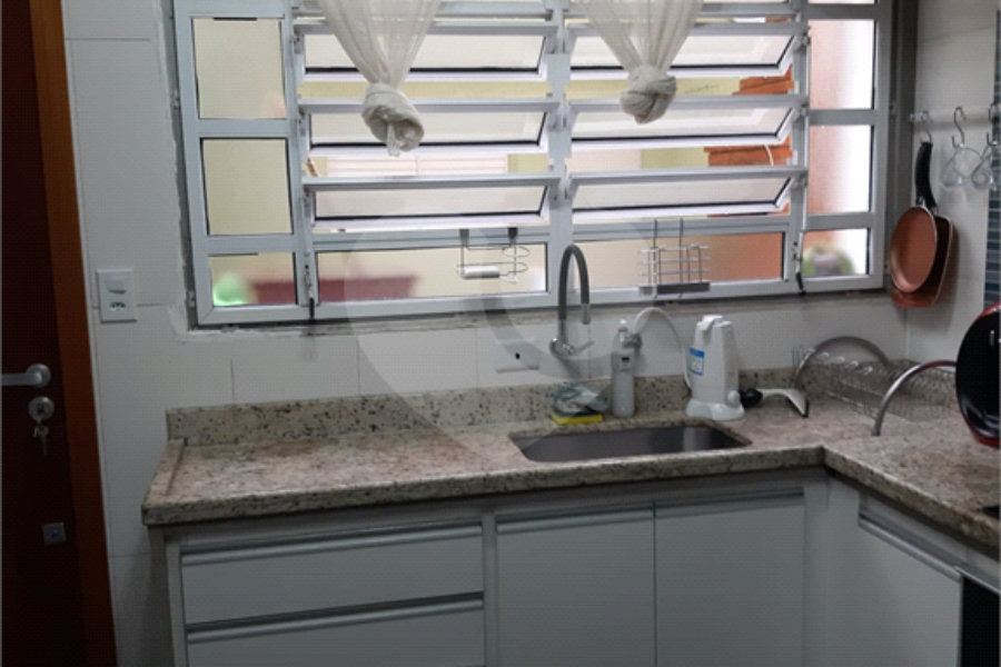 Casa à venda com 4 quartos em Jardim Peri, São Paulo, SP