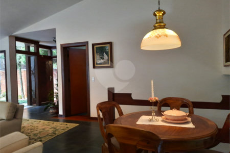 Casa à venda com 6 quartos, sendo 3 suítes, em Morumbi, São Paulo, SP