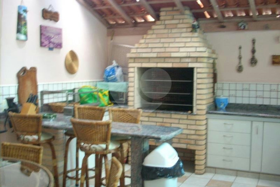 Sobrado à venda com 4 quartos, sendo 2 suítes, em Tremembé, São Paulo, SP