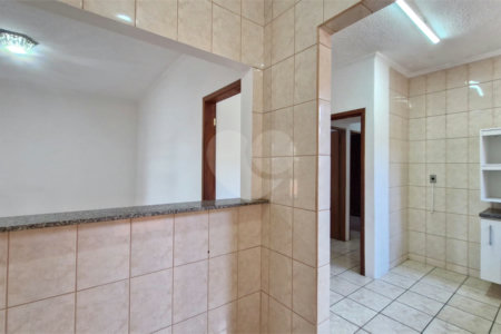 Casa para alugar com 3 quartos, sendo 1 suíte, no condomínio Santa Mônica, Atibaia - SP