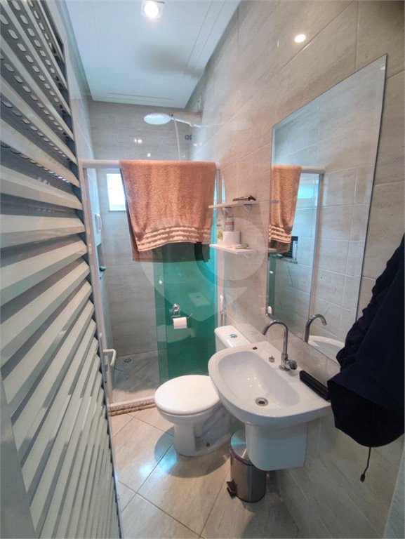 Sobrado à venda com 3 quartos, sendo 2 suítes,  em Vila Pires, Santo André, SP