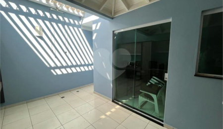 Sobrado à venda com 3 quartos, sendo 1 suíte,  no Centro, Indaiatuba, SP