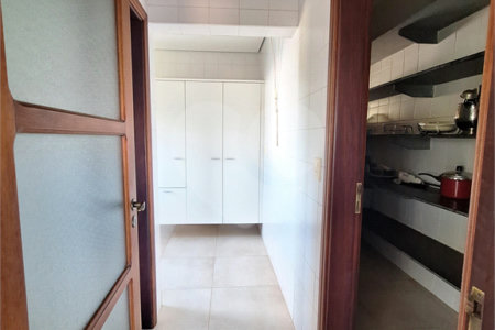 Casa à venda com 3 suítes no condomínio Chácaras do Lago, Vinhedo - SP