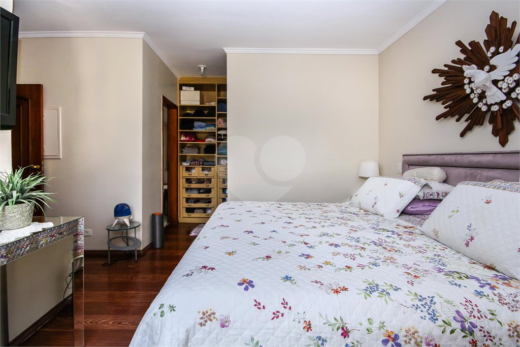 Casa à venda com 5 quartos, sendo 3 suítes, em City América, São Paulo, SP
