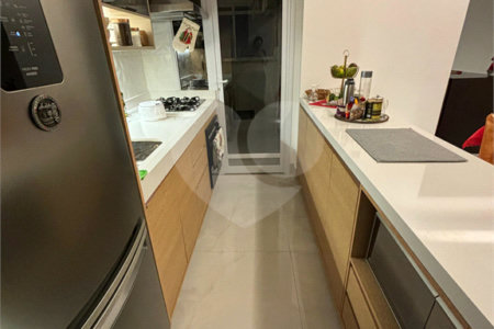 Apartamento à venda com 2 suítes em Vila Anastácio, São Paulo, SP