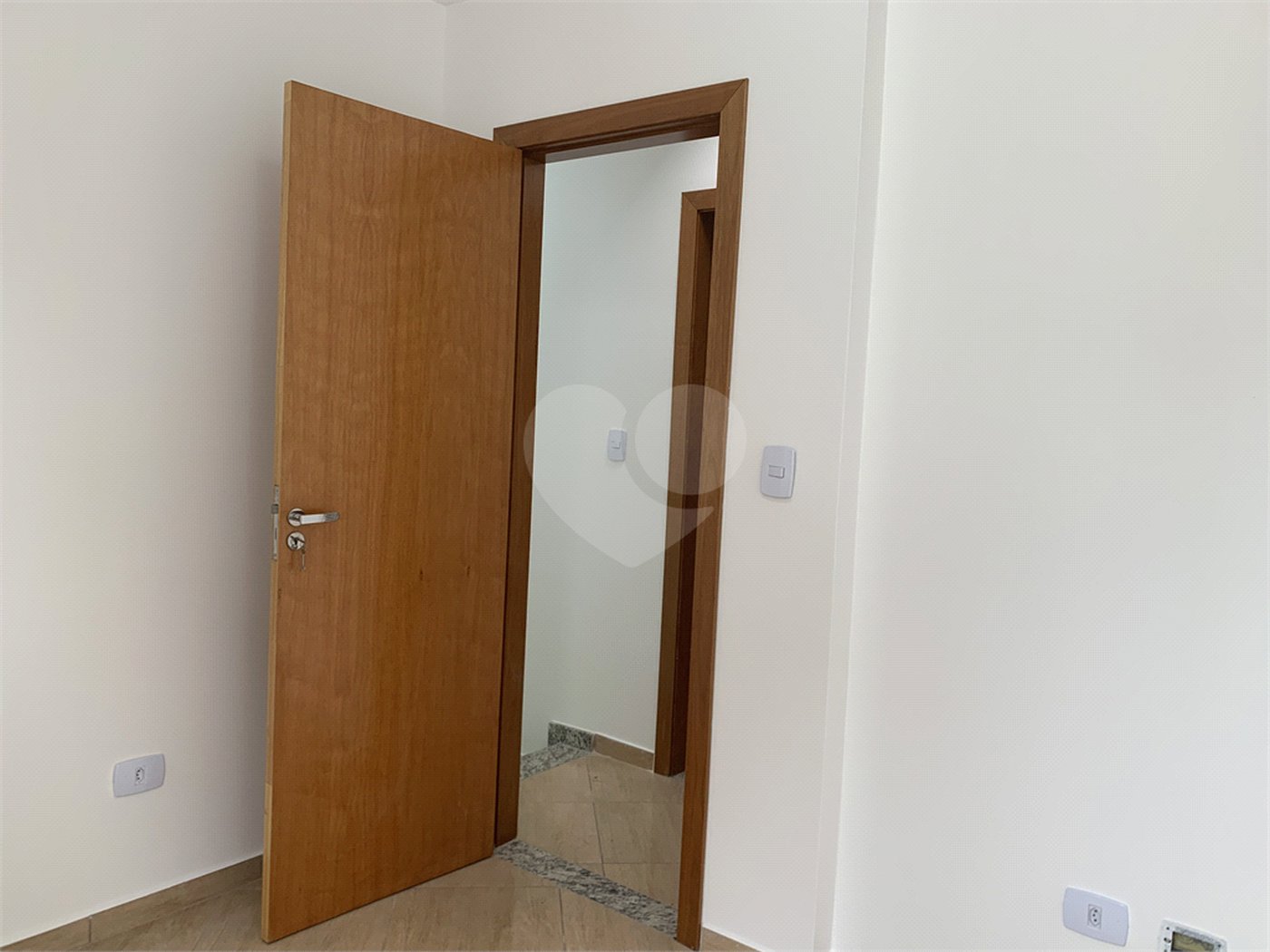 Casa à venda com 2 suítes no condomínio Residencial Pitangueiras, São Paulo - SP