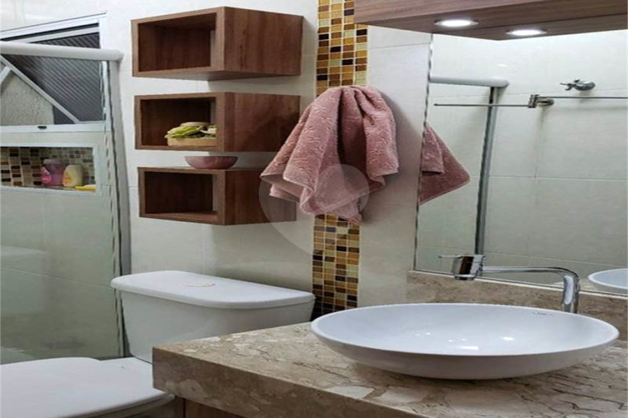 Sobrado à venda com 2 suítes em Vila Bonilha, São Paulo, SP