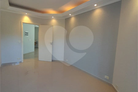 Casa à venda com 4 quartos, sendo 3 suítes, no condomínio Residencial Terras de Vinhedo, Vinhedo - SP