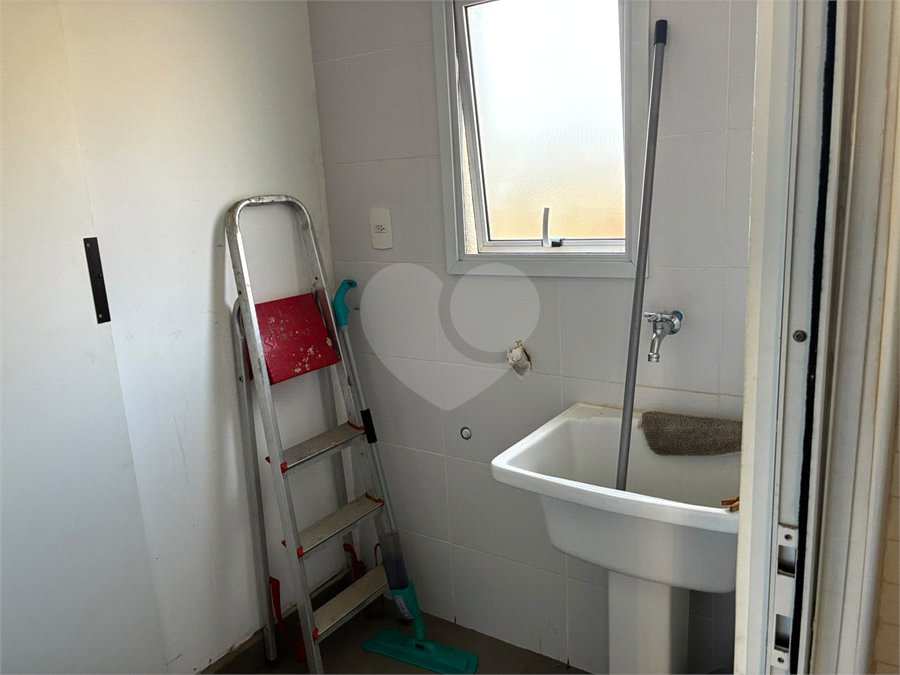 Casa para alugar com 3 quartos, sendo 1 suíte,  no condomínio Bella Roma, São Roque - SP