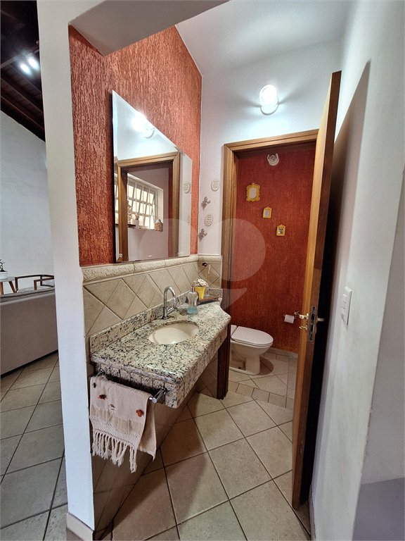Casa à venda com 4 quartos, sendo 1 suíte, em Santa Cândida, Vinhedo, SP