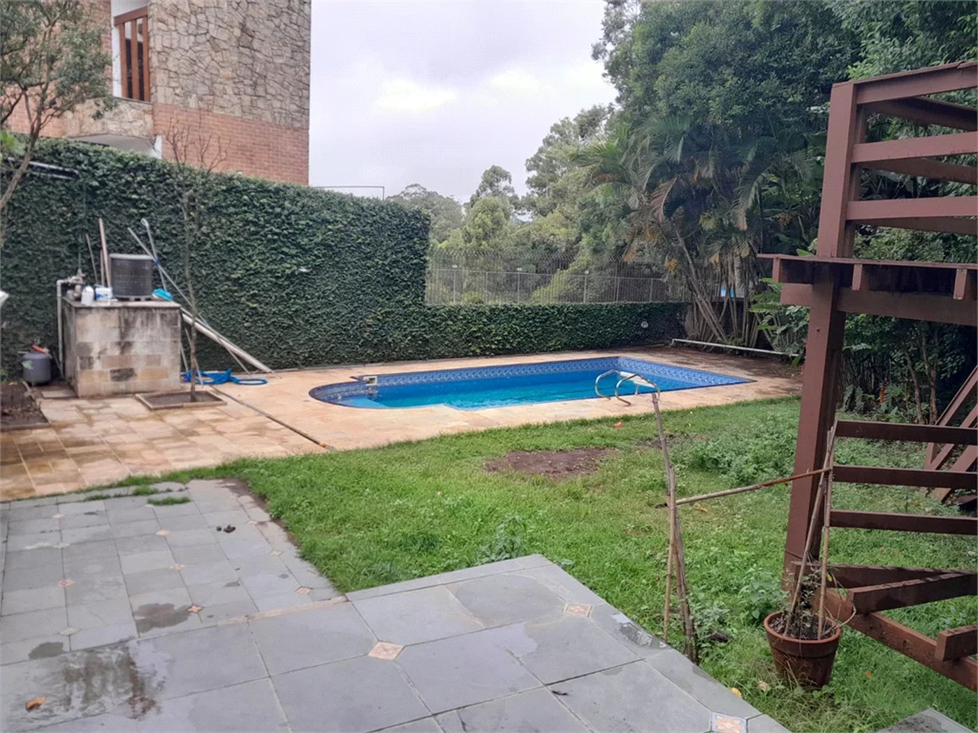 Sobrado à venda com 6 quartos, sendo 3 suítes,  em Rolinópolis, São Paulo, SP
