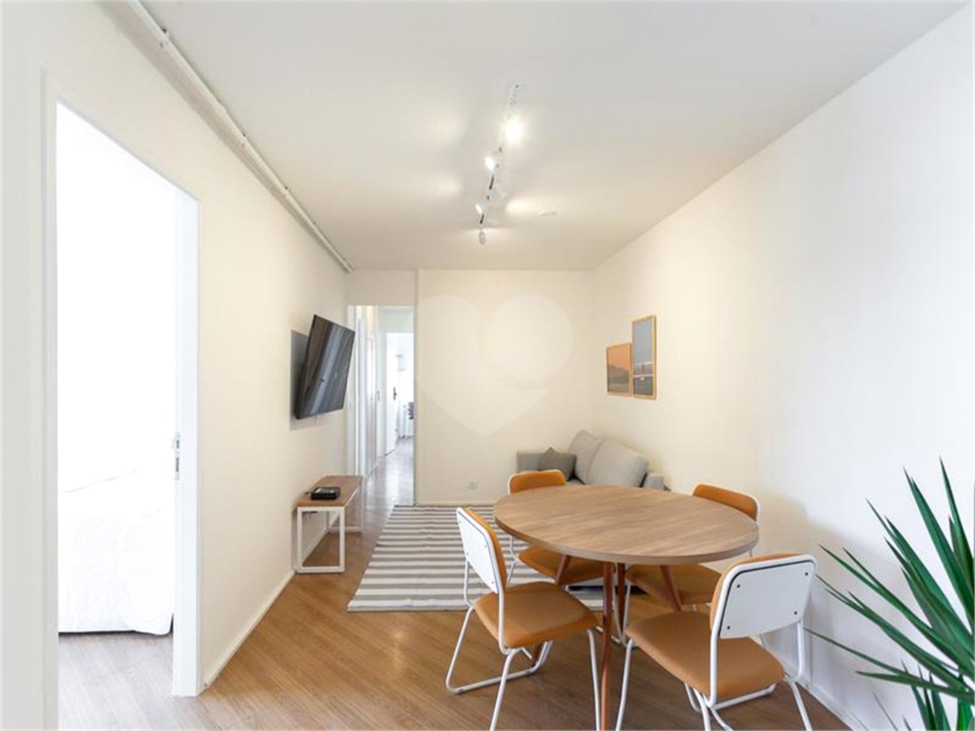 Apartamento à venda com 4 quartos, sendo 1 suíte, em Vila Olímpia, São Paulo, SP