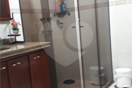 Casa à venda com 5 quartos, sendo 3 suítes,  em Vila Oliveira, Mogi das Cruzes, SP