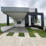 Casa à venda com 3 quartos, sendo 1 suíte, no condomínio Horto Florestal Villagio, Sorocaba - SP