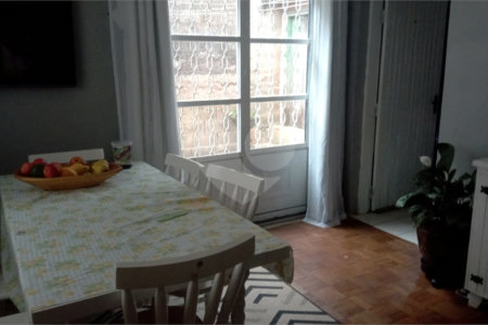 Casa à venda com 3 quartos, sendo 2 suítes, no Centro (mailasqui), São Roque, SP