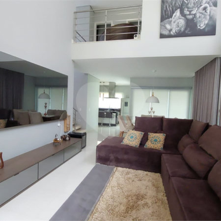 Casa à venda com 4 suítes no condomínio Figueira Garden, Atibaia - SP