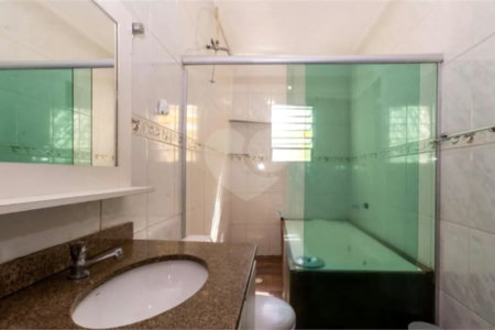 Casa à venda com 5 quartos, sendo 1 suíte, em Vila Rosália, Guarulhos, SP