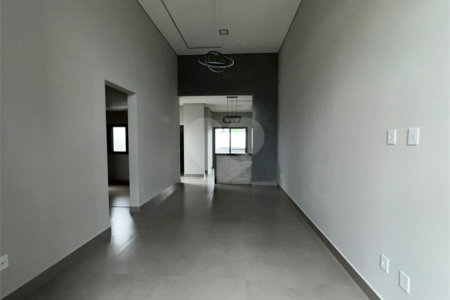 Casa à venda com 3 quartos, sendo 1 suíte, no condomínio Horto Florestal Villagio, Sorocaba - SP