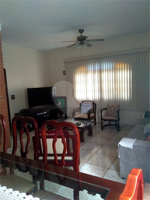 Casa à venda com 4 quartos, sendo 2 suítes, em Jardim Paulista, Atibaia, SP