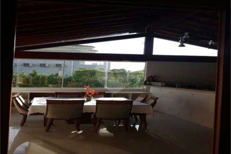 Casa à venda com 5 quartos, sendo 3 suítes, no condomínio Residencial Vale das Laranjeiras, Indaiatuba - SP