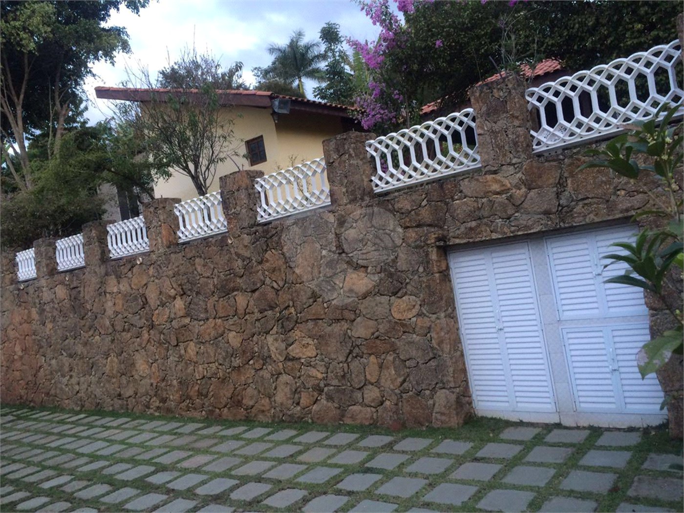 Casa Térrea à venda com 3 quartos, sendo 1 suíte,  em Alpes D'ouro, Bom Jesus dos Perdões, SP