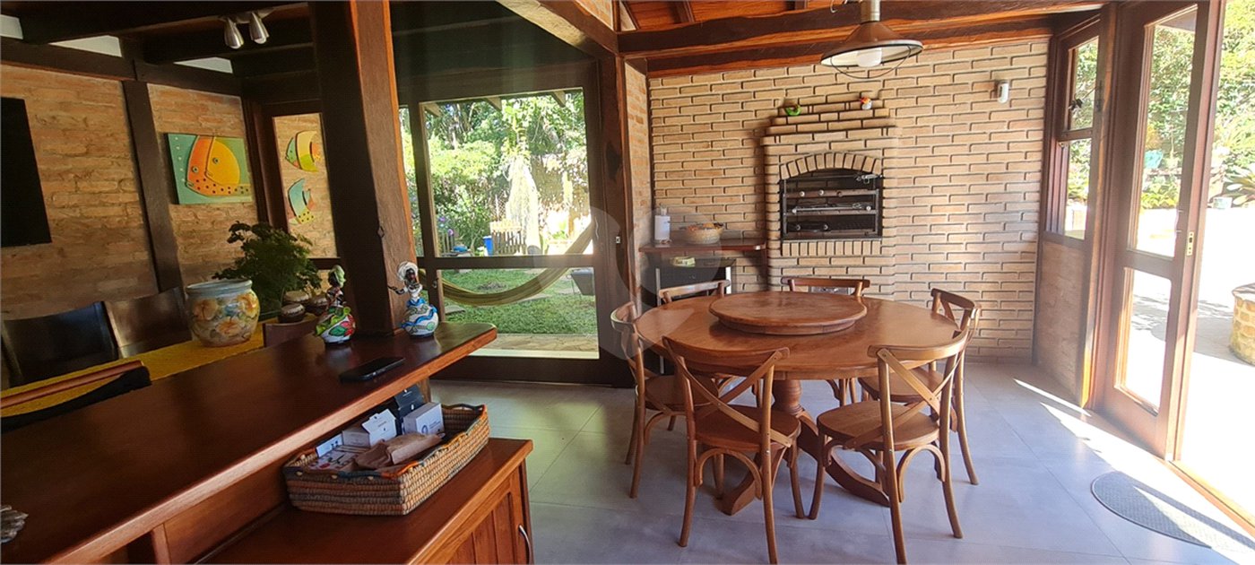 Casa à venda com 4 suítes em Serra da Cantareira, Mairiporã, SP