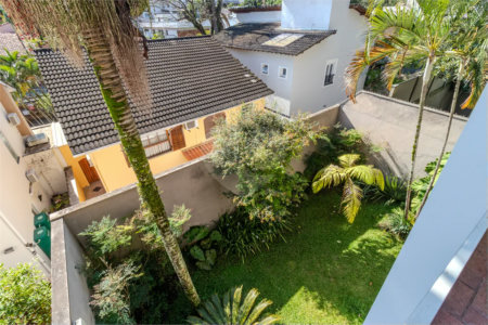 Casa à venda com 3 quartos, sendo 1 suíte, em Alto da Boa Vista, São Paulo, SP