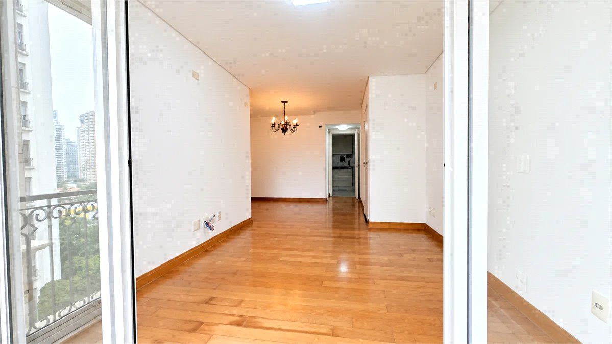 Apartamento à venda com 3 quartos, sendo 1 suíte,  em Jardim das Acácias, São Paulo, SP