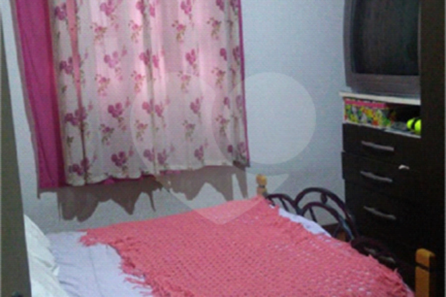 Casa à venda com 4 quartos, sendo 1 suíte, no condomínio Conselheiro Moreira de Barros, São Paulo - SP