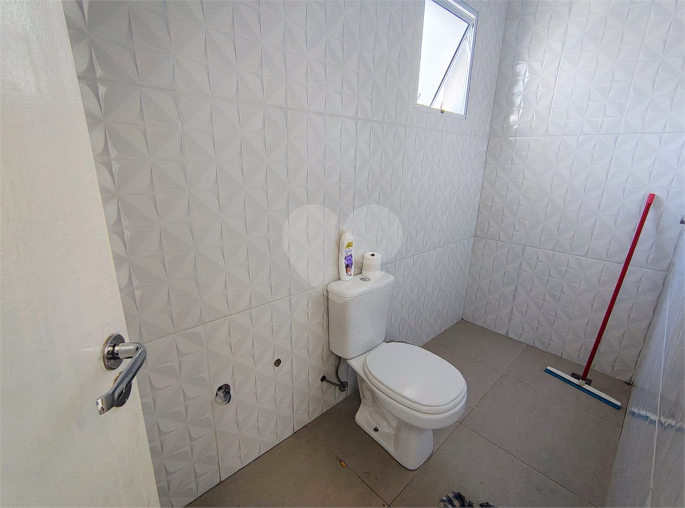 Casa à venda com 5 quartos, sendo 2 suítes, no condomínio Terras de Jundiaí, Jundiaí - SP