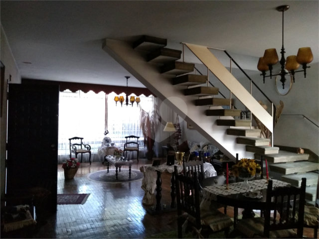 Casa à venda com 4 quartos, sendo 1 suíte,  em Campo Belo, São Paulo, SP