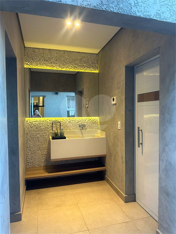 Casa à venda com 4 quartos, sendo 2 suítes, no condomínio Residencial Parque Esplanada, Votorantim - SP