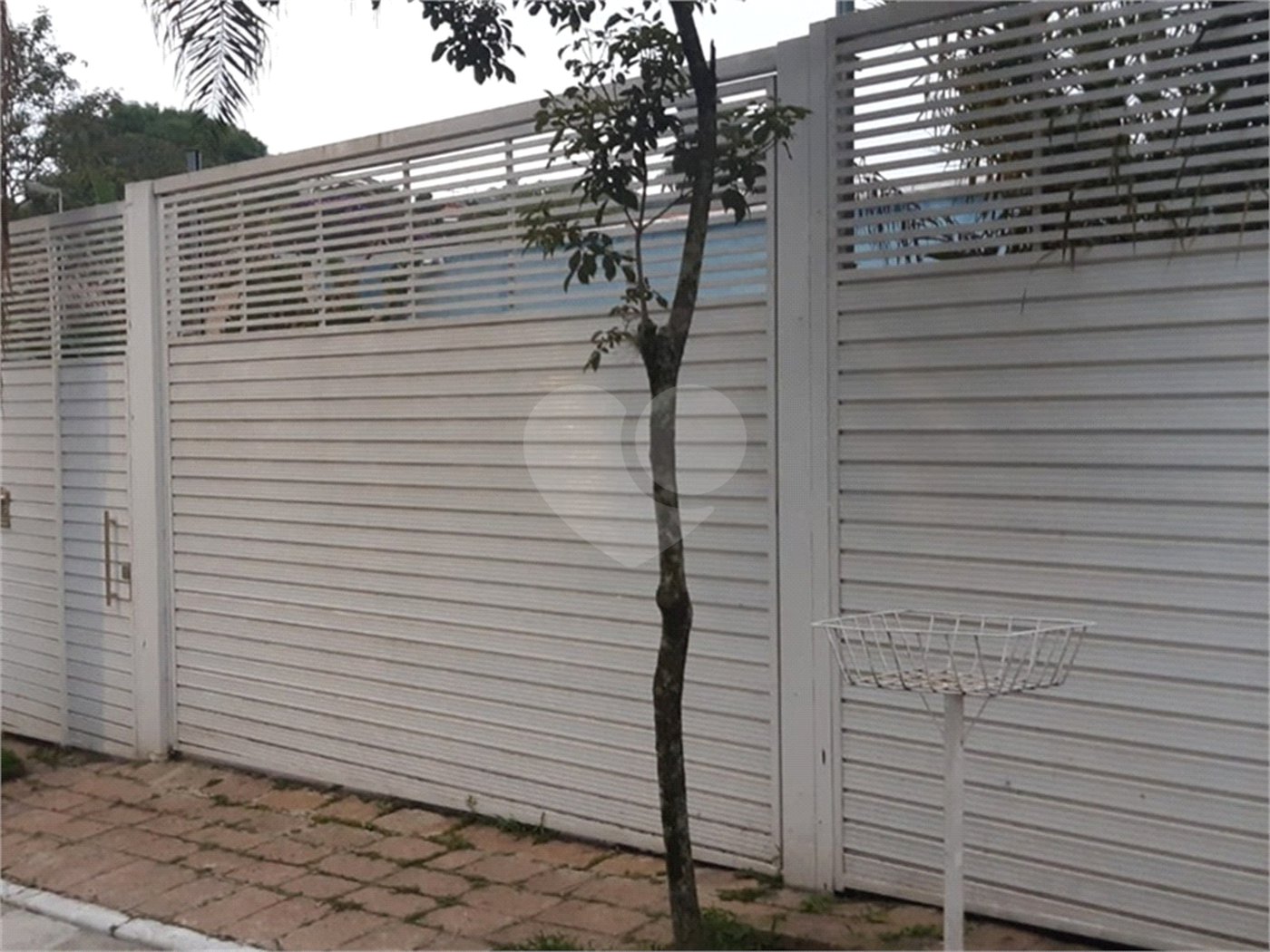 Casa à venda com 4 quartos, sendo 1 suíte, em Horto, São Paulo, SP