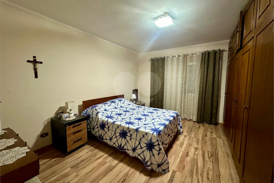 Sobrado à venda com 4 quartos, sendo 1 suíte, em Parque Novo Mundo, São Paulo, SP