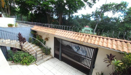 Casa à venda com 3 quartos, sendo 1 suíte, em Jardim Colombo, São Paulo, SP