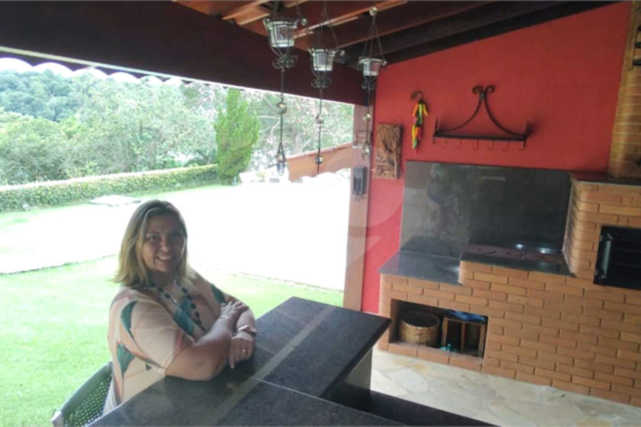 Chácara à venda com 5 quartos, sendo 2 suítes, no Centro, Piracaia, SP