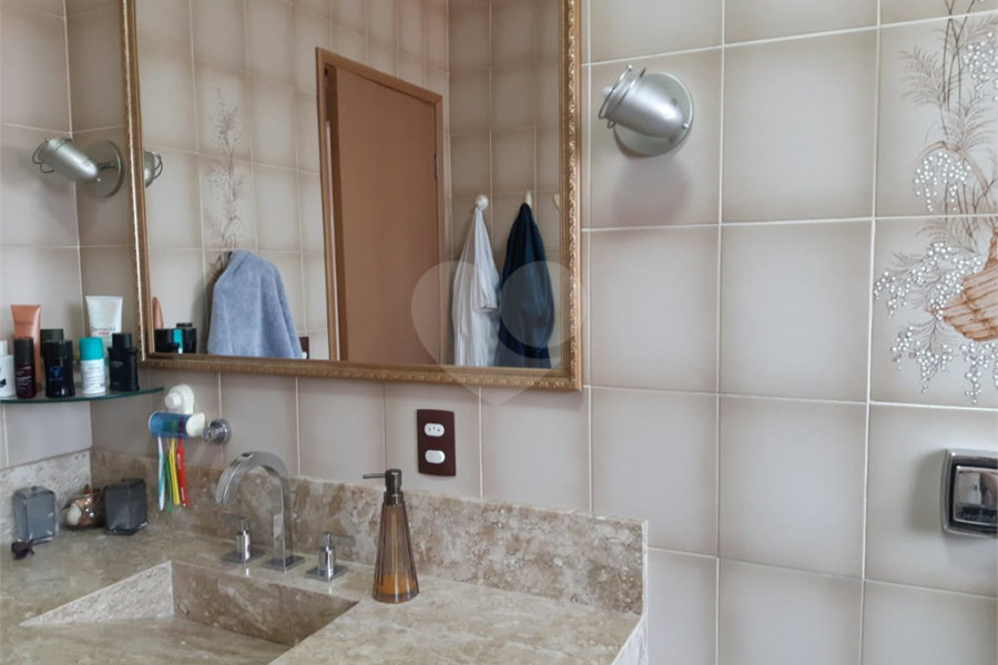 Sobrado à venda com 3 quartos, sendo 1 suíte, em Vila Romero, São Paulo, SP