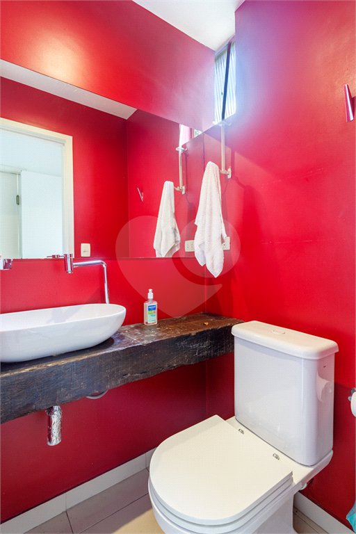 Apartamento à venda com 3 quartos, sendo 1 suíte, em Jardim Europa, São Paulo, SP
